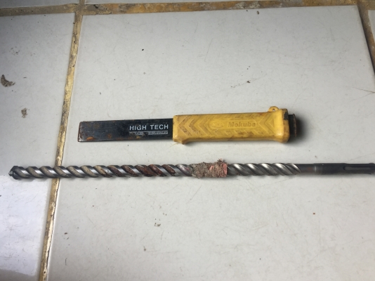 ขายสองชิ้น สิ่วยี่ห้อ Mokuba และ ดอกสว่านเจาะคอนกรีดแบบยาวอย่างดี ญี่ปุ่นทั้งคู่