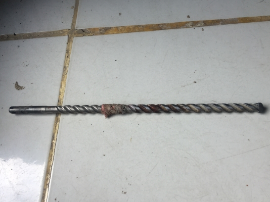 ขายสองชิ้น สิ่วยี่ห้อ Mokuba และ ดอกสว่านเจาะคอนกรีดแบบยาวอย่างดี ญี่ปุ่นทั้งคู่