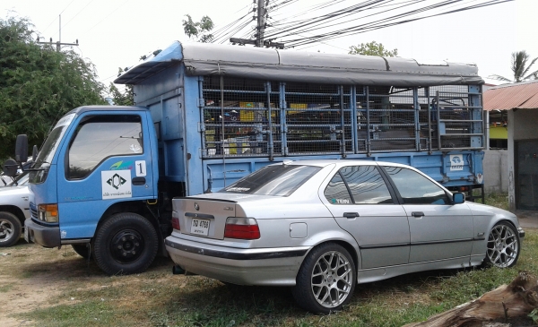 หกล้อ อีซูชุ NQR140ปี46 มีหลังคาเบาะครบ รับสั่ง-พนักงาน-นักเรียน ช่วงยาว5.50ม สภาพดีพร้อม หัวบางเดิมสวยพายในครบ พร้อมใช้งาน ทะเบียนพร้อมโอน