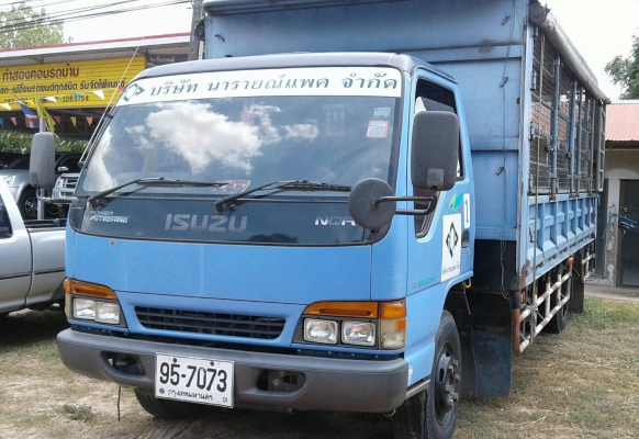 หกล้อ อีซูชุ NQR140ปี46 มีหลังคาเบาะครบ รับสั่ง-พนักงาน-นักเรียน ช่วงยาว5.50ม สภาพดีพร้อม หัวบางเดิมสวยพายในครบ พร้อมใช้งาน ทะเบียนพร้อมโอน