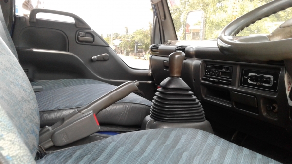 หกล้อ อีซูชุ NQR140ปี46 มีหลังคาเบาะครบ รับสั่ง-พนักงาน-นักเรียน ช่วงยาว5.50ม สภาพดีพร้อม หัวบางเดิมสวยพายในครบ พร้อมใช้งาน ทะเบียนพร้อมโอน