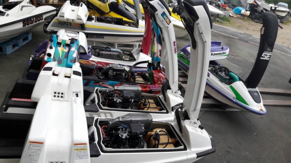 เรือยืน KAWASAKI มีหลายรุ่น นำเข้าจากญี่ปุ่น ‪#&lrm;สอบถามโทร‬. 081-4047671 คุณนรินทร์