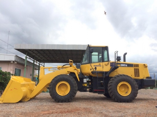 รถตักล้อยาง KOMATSU WA380-6 สภาพสวยพร้อมใช้ ติดต่อ 087-9118593