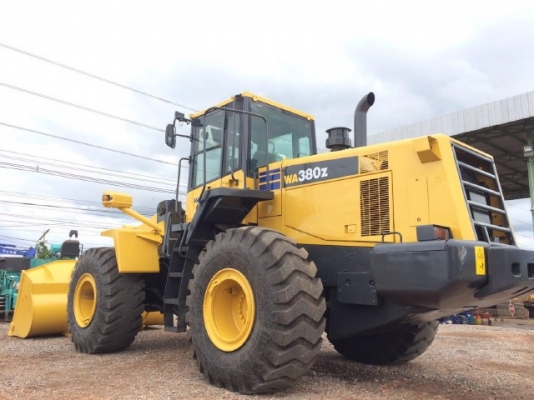 รถตักล้อยาง KOMATSU WA380-6 สภาพสวยพร้อมใช้ ติดต่อ 087-9118593