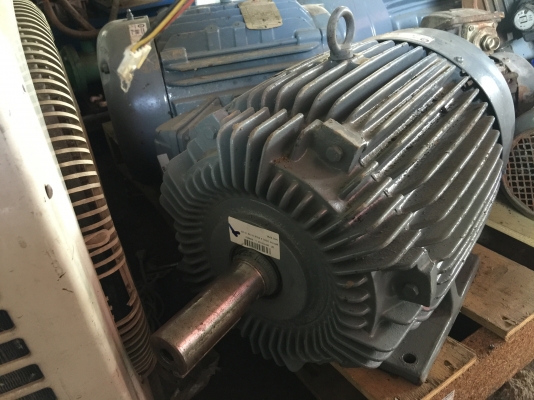 มอเตอร์ขนาด 15 แรงม้า ยี่ห้อ TECO ใช้ไฟ 380 V. 3 เฟส รอบ 1455 รอบต่อนาที