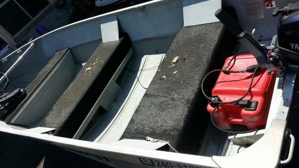 เรืออลูมิเนียมครบชุด เครื่องYAMAHA 15 แรง พร้อมเทลเลอร์ ‪#&lrm;สอบถามโทร‬. 081-4047671 คุณนรินทร์