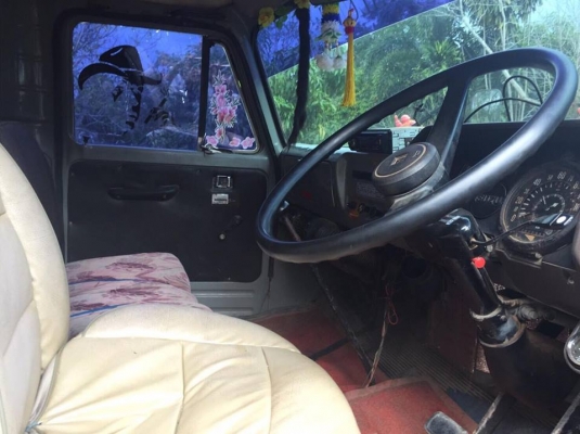 6 ล้อดั้ม 165 แรง ISUZU เฟืองท้ายใหญ่ มีแอรื์ มีพาวเวอร์ คัสซีดี เล่มพร้อม