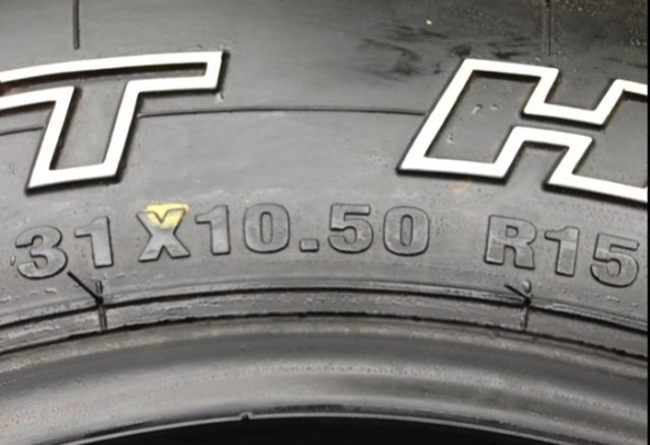 ยาง Mud achilles 31 10.5 R15 สภาพดอกป้ายแดงดอกเต็ม ไม่มีปะ ราคาเร้าใจ