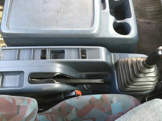 6 ล้อ HINO หัวลาก  เครื่อง JO7   210 แรงม้า กระจกไฟฟ้า,แบตเตอรี่ใหม่,แอร์เย็น