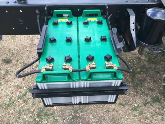 6 ล้อ HINO หัวลาก  เครื่อง JO7   210 แรงม้า กระจกไฟฟ้า,แบตเตอรี่ใหม่,แอร์เย็น