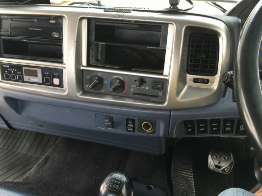 6 ล้อ HINO หัวลาก  เครื่อง JO7   210 แรงม้า กระจกไฟฟ้า,แบตเตอรี่ใหม่,แอร์เย็น