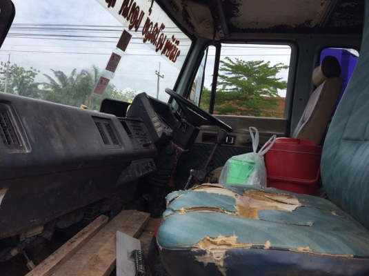 6 ล้อท้ายลาด 145 แรง สภาพดี รถห้างวางหัวนอก เล่มพร้อม