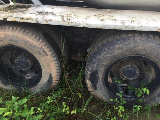 10 ล้อโม่ปูน 2 เพลา 260 แรง สภาพดี โม่ตรง รถพร้อม เล่มพร้อม