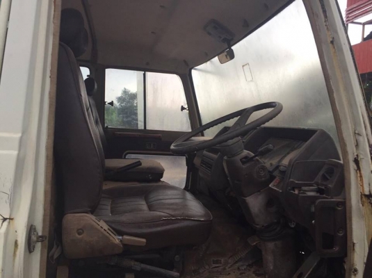 10 ล้อโม่ปูน 2 เพลา 260 แรง สภาพดี โม่ตรง รถพร้อม เล่มพร้อม