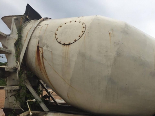 10 ล้อโม่ปูน 2 เพลา 260 แรง สภาพดี โม่ตรง รถพร้อม เล่มพร้อม