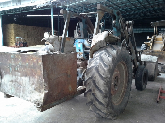 รถไถตัก ford 77