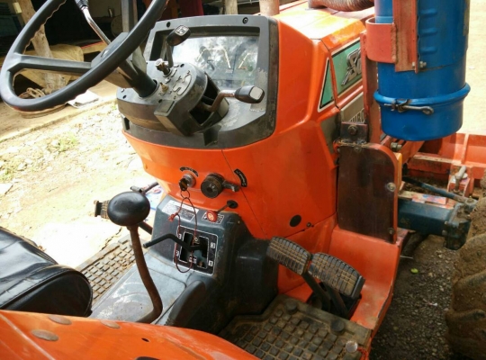 รถไถนา KUBOTA L1-435 เครื่อง45แรงม้าใช้งาน5665ช.ม พร้อมโรตารี่ปั่น่รถใช้งาน6พันช.มเศษ