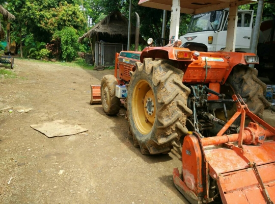 รถไถนา KUBOTA L1-435 เครื่อง45แรงม้าใช้งาน5665ช.ม พร้อมโรตารี่ปั่น่รถใช้งาน6พันช.มเศษ
