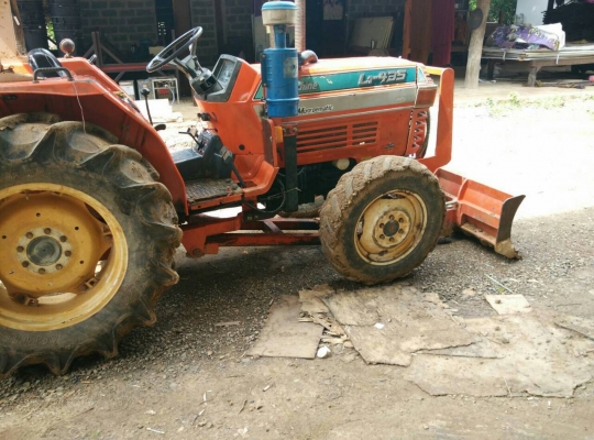 รถไถนา KUBOTA L1-435 เครื่อง45แรงม้าใช้งาน5665ช.ม พร้อมโรตารี่ปั่น่รถใช้งาน6พันช.มเศษ