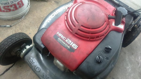 ขายรถตัดหญ้าเก่าญี่ปุ่นเดินเอง ปรับช้า-เร็วได้ เครื่องนิ่มมาก 12,000 บาท 0835662999 LineID : hs4trp