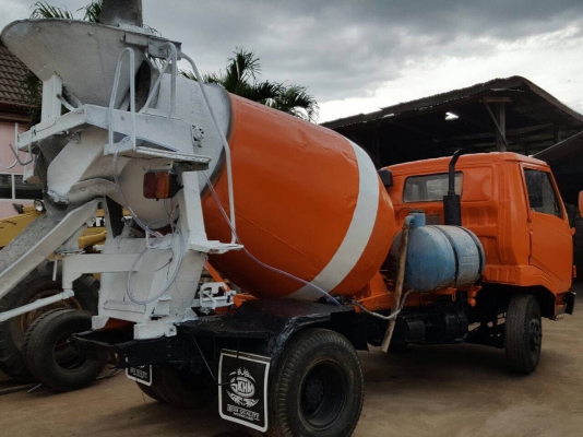 รถโม่ปูน HINO 2.5 คิว รถโม่ปูน HINO 2.5 คิว