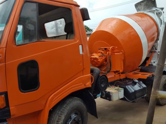 รถโม่ปูน HINO 2.5 คิว รถโม่ปูน HINO 2.5 คิว