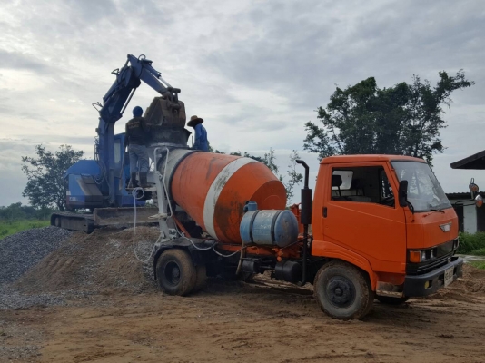 รถโม่ปูน HINO 2.5 คิว เครื่อง HO7C ไม่มีทะเบียน