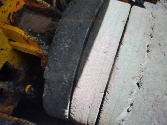 รถปูยาง DEMAG รถปูยาง DEMAG