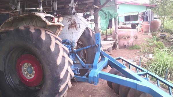 ขายรถไถ Ford 6600 T6 ผาน 7 ดันหน้า เครื่องแน่นๆสภาพพร้อมใช้งานราคา350,000 ติดต่อ 0897481231  ต่อรองได้