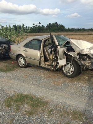 ซากเบนซ์ C220 ถอดเเยกขายอะไหลทุกอย่างทั้งคันมีหลายรุ่นเก๋งเเละกระบะเเยกขายทุกคัน