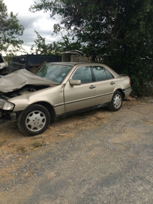 ซากเบนซ์ C220 ถอดเเยกขายอะไหลทุกอย่างทั้งคันมีหลายรุ่นเก๋งเเละกระบะเเยกขายทุกคัน ซากเบนซ์ C220 ถอดเเยกขายอะไหลทุกอย่างทั้งคันมีหลายรุ่นเก๋งเเละกระบะเเยกขายทุกคัน