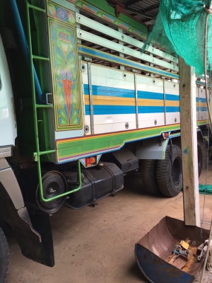 HINO 2K ปี 42  240แรง พ่วง 18 ล้อ ดั้ม เครื่อง เกียร์ เดิม ๆ ทั้งคัน