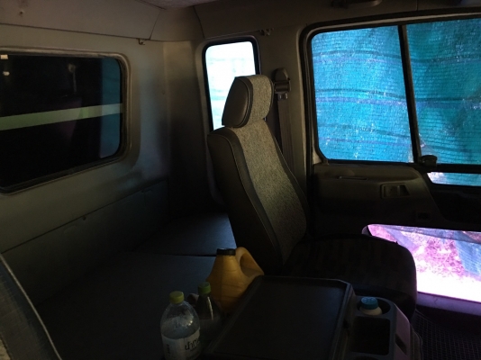 HINO 2K ปี 42  240แรง พ่วง 18 ล้อ ดั้ม เครื่อง เกียร์ เดิม ๆ ทั้งคัน