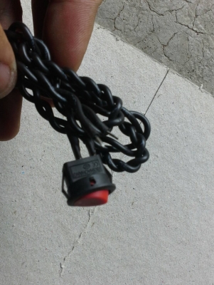 สวิทช์เปิด - ปิด ใหม่เกรดอุตสาหกรรม ตัวเล็กทนกระแสได้สูงถึง 6 A. เชื่อมสายและหุ้มกันสายให้พร้อมใช้