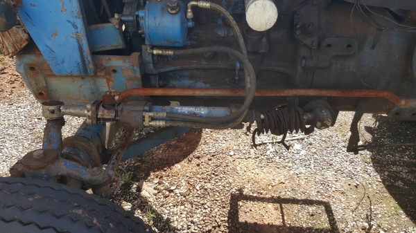 ขาย รถไถ FORD 5000 รถใช้งานได้ ไม่มีอุปกรณ์ เอาไปติดคีบอ้อย มีเล่มทะเบียน