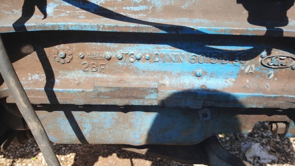 ขาย รถไถ FORD 5000 รถใช้งานได้ ไม่มีอุปกรณ์ เอาไปติดคีบอ้อย มีเล่มทะเบียน