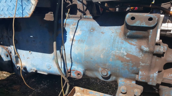 ขาย รถไถ FORD 5000 รถใช้งานได้ ไม่มีอุปกรณ์ เอาไปติดคีบอ้อย มีเล่มทะเบียน