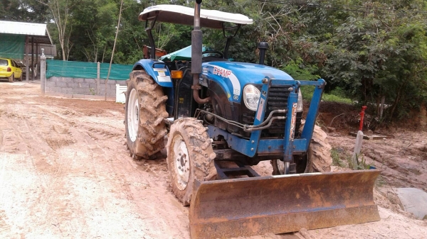 ขาย รถไถ CHAMP 4WD YTO454 ปี 56 ใช้งานแค่ 1,500 ชม. อุปกรณ์มีผานดันหน้า และผาน 6 เอกสารเล่มทะเบียนครบ ขาย รถไถ CHAMP 4WD YTO454 ปี 56 ใช้งานแค่ 1,500 ชม. อุปกรณ์มีผานดันหน้า และผาน 6 เอกสารเล่มทะเบียนครบ