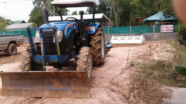 ขาย รถไถ CHAMP 4WD YTO454 ปี 56 ใช้งานแค่ 1,500 ชม. อุปกรณ์มีผานดันหน้า และผาน 6 เอกสารเล่มทะเบียนครบ ขาย รถไถ CHAMP 4WD YTO454 ปี 56 ใช้งานแค่ 1,500 ชม. อุปกรณ์มีผานดันหน้า และผาน 6 เอกสารเล่มทะเบียนครบ