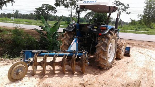 ขาย รถไถ CHAMP 4WD YTO454 ปี 56 ใช้งานแค่ 1,500 ชม. อุปกรณ์มีผานดันหน้า และผาน 6 เอกสารเล่มทะเบียนครบ ขาย รถไถ CHAMP 4WD YTO454 ปี 56 ใช้งานแค่ 1,500 ชม. อุปกรณ์มีผานดันหน้า และผาน 6 เอกสารเล่มทะเบียนครบ