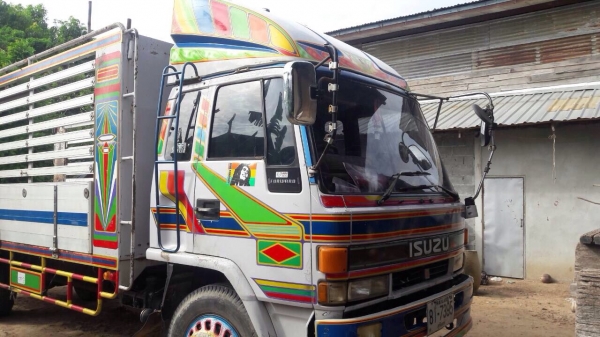 ขาย 6 ล้อ ยาว 6.20 เมตร 195 แรง พาวเวอร์ จิฟฟี่ ยาง 8.25 ขาย 6 ล้อ ยาว 6.20 เมตร 195 แรง พาวเวอร์ จิฟฟี่ ยาง 8.25