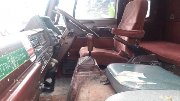 ขาย 6 ล้อ ยาว 6.20 เมตร 195 แรง พาวเวอร์ จิฟฟี่ ยาง 8.25 ขาย 6 ล้อ ยาว 6.20 เมตร 195 แรง พาวเวอร์ จิฟฟี่ ยาง 8.25