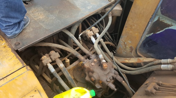 ขายรถขุดแบ็คโค KOMATSU PC200-5 สภาพทำงานประจำ บูมสวย ช่วงล่างตัวเดินดี ขายรถขุดแบ็คโค KOMATSU PC200-5 สภาพทำงานประจำ บูมสวย ช่วงล่างตัวเดินดี