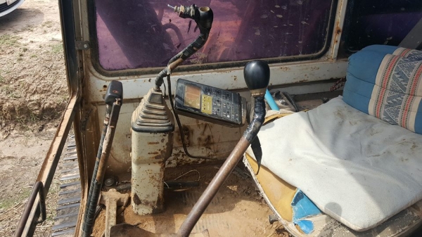 ขายรถขุดแบ็คโค KOMATSU PC200-5 สภาพทำงานประจำ บูมสวย ช่วงล่างตัวเดินดี ขายรถขุดแบ็คโค KOMATSU PC200-5 สภาพทำงานประจำ บูมสวย ช่วงล่างตัวเดินดี