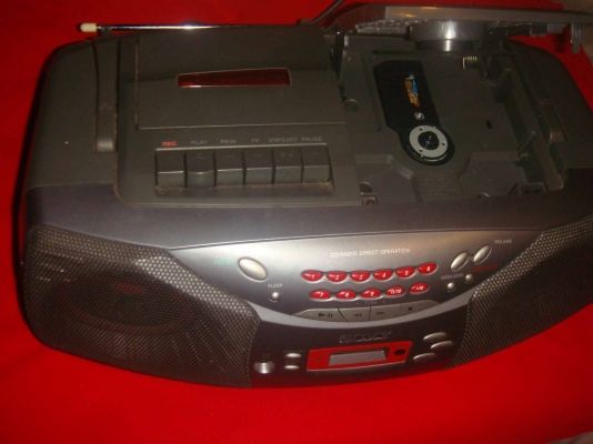 ขายวิทยุกระเป๋าหิ้ว ยี่ห้อ Sony  รุ่น CFD-S700