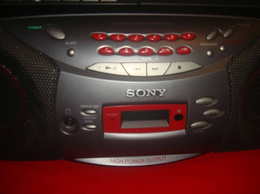 ขายวิทยุกระเป๋าหิ้ว ยี่ห้อ Sony  รุ่น CFD-S700