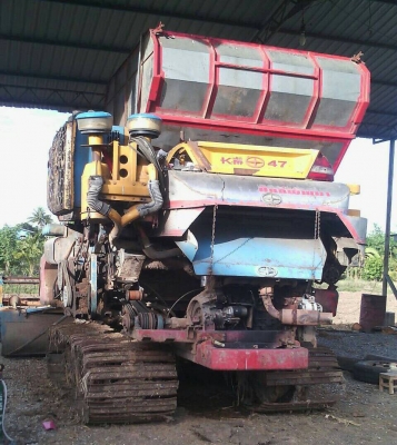 ขาย 550,000 เกษตรพัฒนา  KM Sport 47 เครื่อง 6HH1-210 แรง ตัวเดิน 12 HT อุ้มปรับระดับ  2.5 ตัน ตู้นวด 6.5 ฟุต รอลเลอร์ 9 ลูก โช่ 47 ข้อ    090-772-3710 090-772-3708