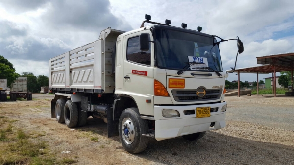 HINO MEGA 320 แรงม้า กระบะดั้มสามมิตร ปี 48