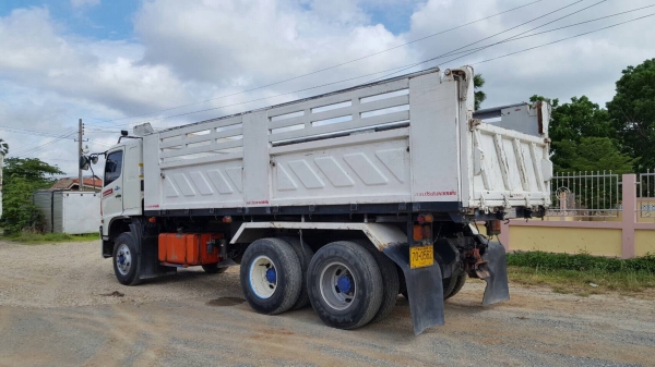 HINO MEGA 320 แรงม้า กระบะดั้มสามมิตร ปี 48