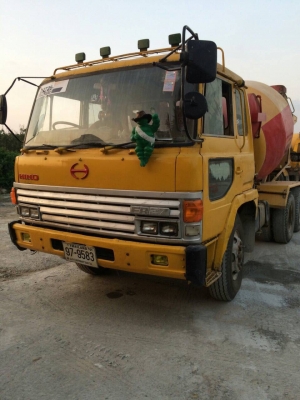 รถโม่ปูน 5 คิว ((  มี 2 คัน ))  สภาพพร้อมใช้งาน  ราคา  650,000  บาท